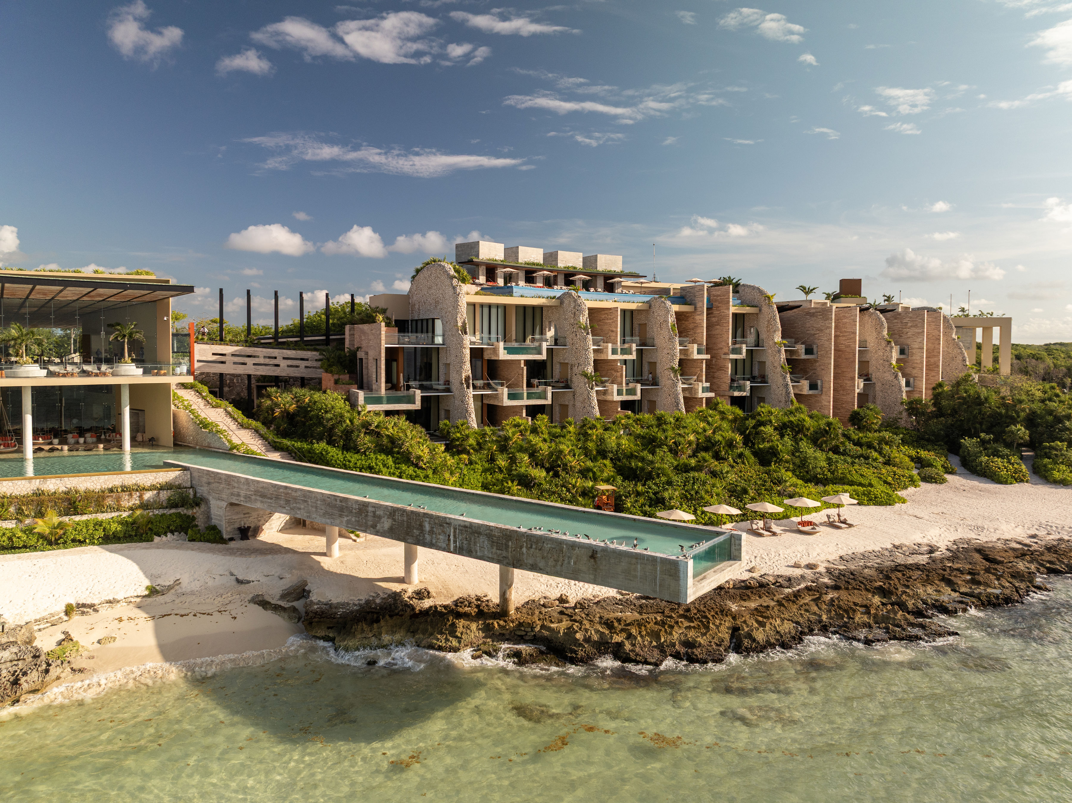 Infinity pool at La Casa de la Playa